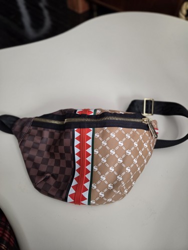 Sprayground rare beltbag shark - rare,