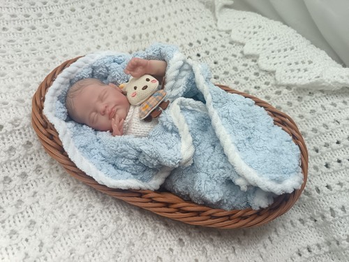 Adorable mini bébé reborn - adorable,