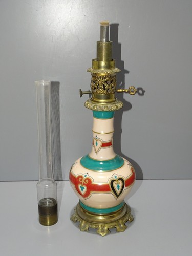 Belle lampe petrole - lampe, a