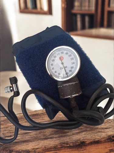 Tensiomètre vintage médecin