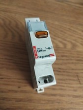 LEGRAND 04485 Lumineux Voyant Modulaire  simple fonction lexic - 250 v~ - orange