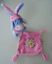 S9. DOUDOU PLAT DISNEY NICOTOY BOURRIQUET DEGUISE LAPIN MOUCHOIR ROSE ETAT NEUF*