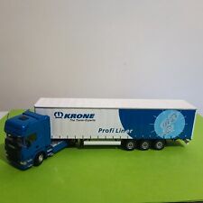 UNIVERSAL HOBBIES camions 1/50
