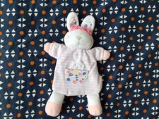Doudou plat Lapin poche fleurs