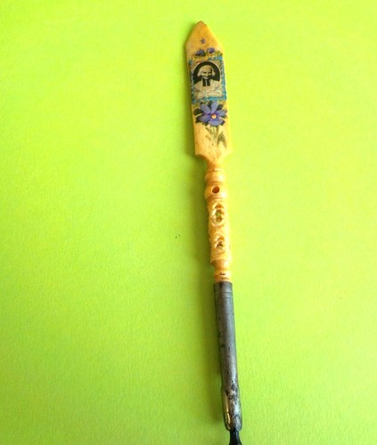Souvenir porte plume le - plume,