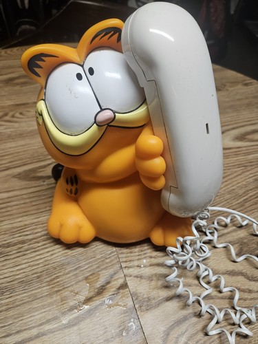 Garfield talking vintage phone - garfield,