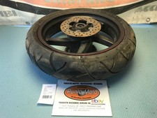 Pneu de jante arrière