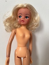 Poupée mannequin Sindy Hong-kong vintage annexes 60