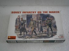 MAQUETTE FIGURINE SOLDATS RUSSE INFANTRY ON THE MARCH WW2 MINIART  1/35