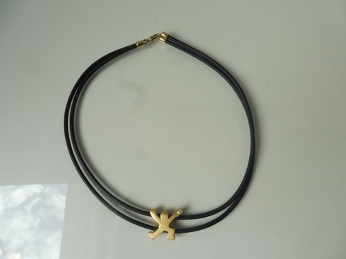 Belle chaîne avec pendentif - belle,