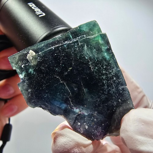 Spécimen cube fluorite - de,