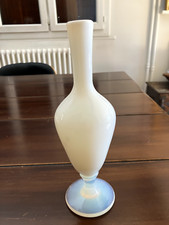 Vase en opaline signées