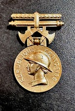 Rare Médaille HOMMAGE AU DEVOUEMENT Pompier