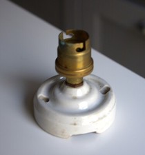 plafonnier rosace ancienne porcelaine avec douille B22  n° 8