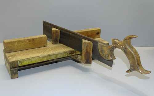 Ancienne boite decouper en - -ancienne,