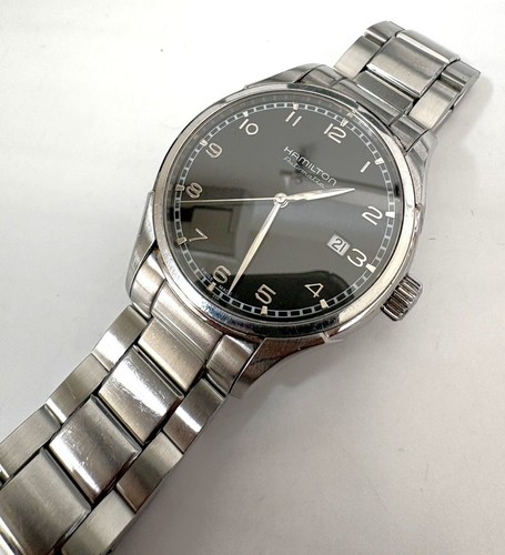 Montre noire automatique