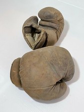ANCIENNE PAIRE DE GANTS DE BOXE EN CUIR  Vintage