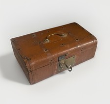 Ancien coffret, Boite