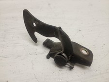 Crochet extérieur attache capot moteur pour peugeot 405 essence de 1989