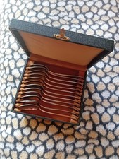 SERVICE DE 12 CUILLERES A