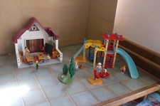 Ecole Playmobil 6865 et aire de jeu 5568