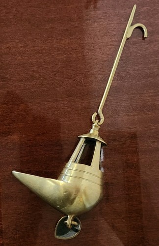 Ancienne lampe huile - à,