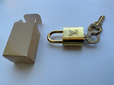 Louis VUITTON Cadenas Doré