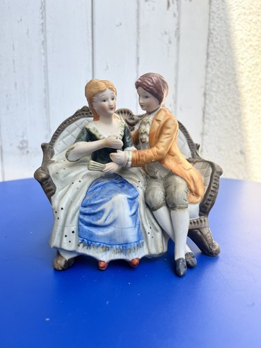 Statuette biscuit - en,