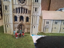 MIRONTAINE ET J.M APPERT ? MAQUETTE DIORAMA CATHEDRALE MONASTERE. EN CARTON