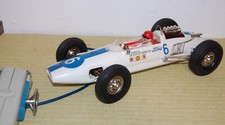 TRES BEL ETAT.ANCIENN GROS JOUET FILOGUIDÉ.GAMA.LA FORD LOTUS.FONCTIONNE