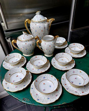 SERVICE A THE EN PORCELAINE