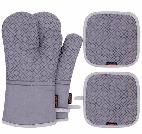 Pot holders and oven - pot, mitts