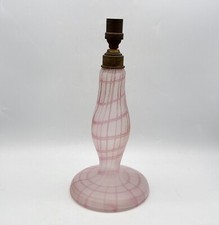 Pied de lampe en verre soufflé décor filets roses de Pallme König Art Nouveau