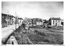 AWIP8-0505-22 - LOCQUEMEAU - Côtes-du-nord - Le bourg