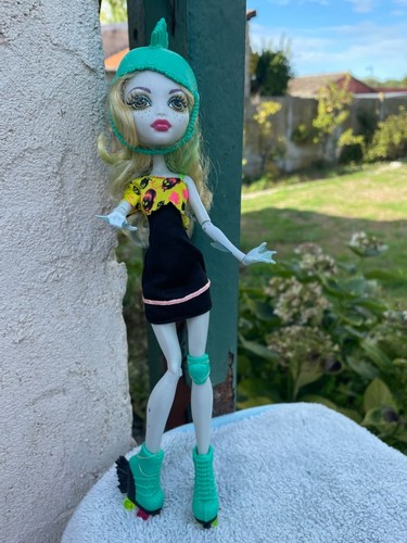 Poupee monster high - monster,