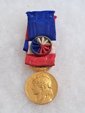 Une médaille " MINISTERE DU