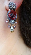 Boucles d'oreilles Ayala Bar,pendantes,laine couleur rouge ,cristaux, perles