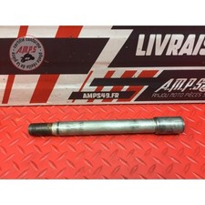 Axe de roue avant Triumph 1050 Speed Triple 2005 à 2010