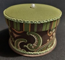 Boîte à couture ou bijoux carton recouvert tissu années 80