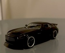 Miniature Majorette Mercedes