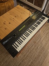 Roland D50 - Synthétiseur Légendaire - Accessoires - Excellent Etat - Revisé
