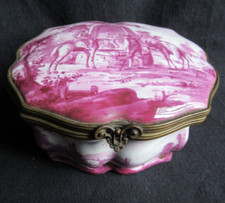 RARE ANCIEN FAIENCE NIDERWILLER NIDERVILLER 19 ème BOITE TABATIERE BONBONNIERE