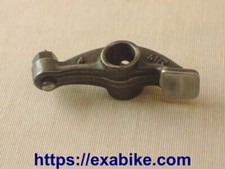 culbuteur d'echappement pour