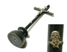 Ancien crucifix pour Cabinet de curiosités , Bois Noir  et Os Memento Mori XIXe