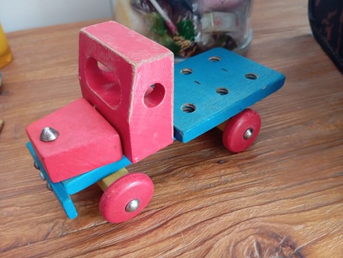 Ancien petit camion bois - en,
