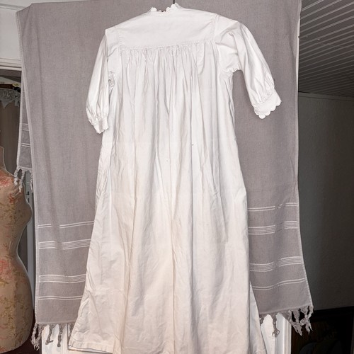 Robe longue ancienne bébé