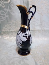 joli vase forme pichet bleu