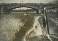 Ski nautique sur la Seine