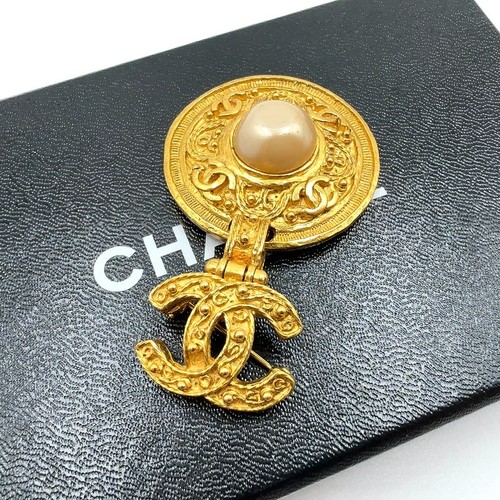 Broche logos chanel - chanel, cc