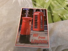 Londres - boite à lettres cabine téléphonique - red post and telephone boxes